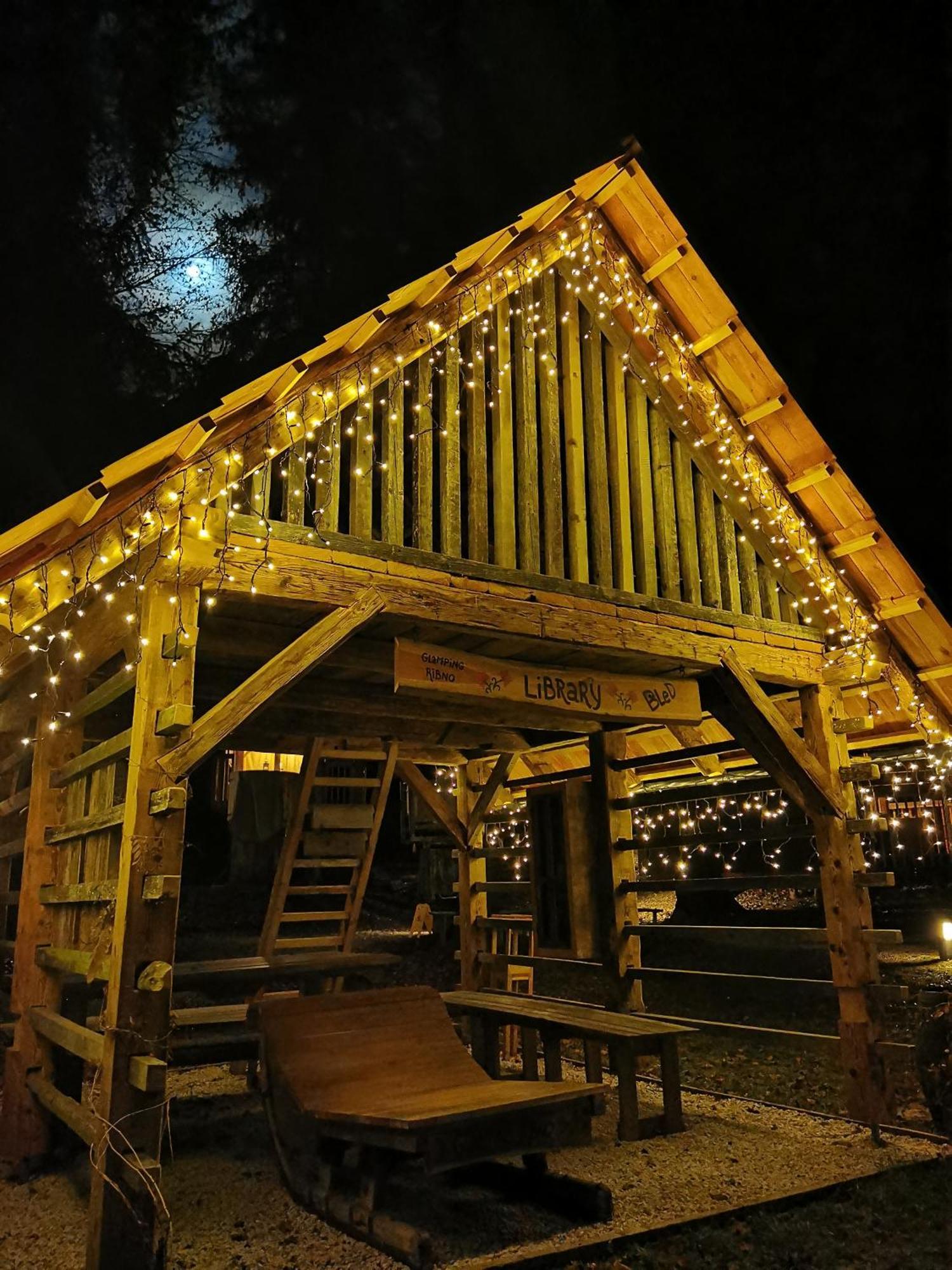 Готель Ribno Alpine Glamping Блед Екстер'єр фото